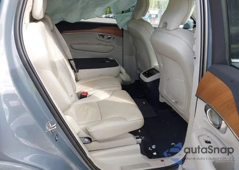 2022 Volvo Xc90 T5 Momentum 7 Passenger z USA, uszkodzony, nr VIN YV4102CK6N1868452